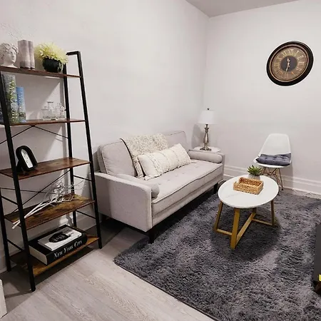 New Renovated 2 Bedroom Usa Side